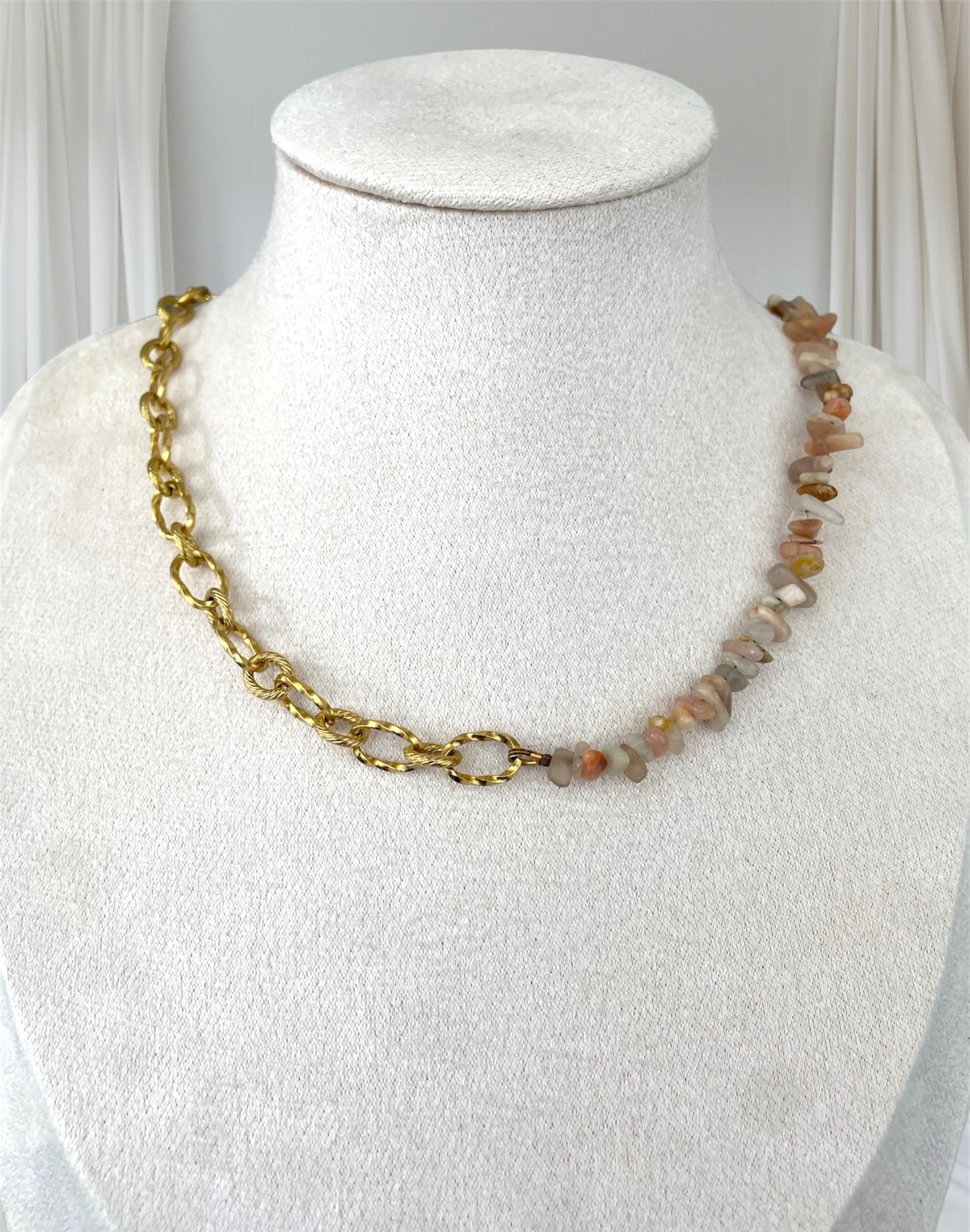 Collier Versus